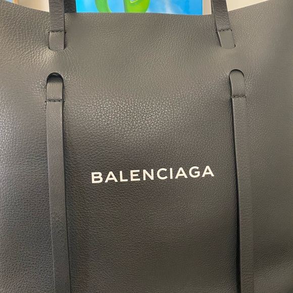 Balenciaga Everyday Tote Bag - Picture 2 of 8